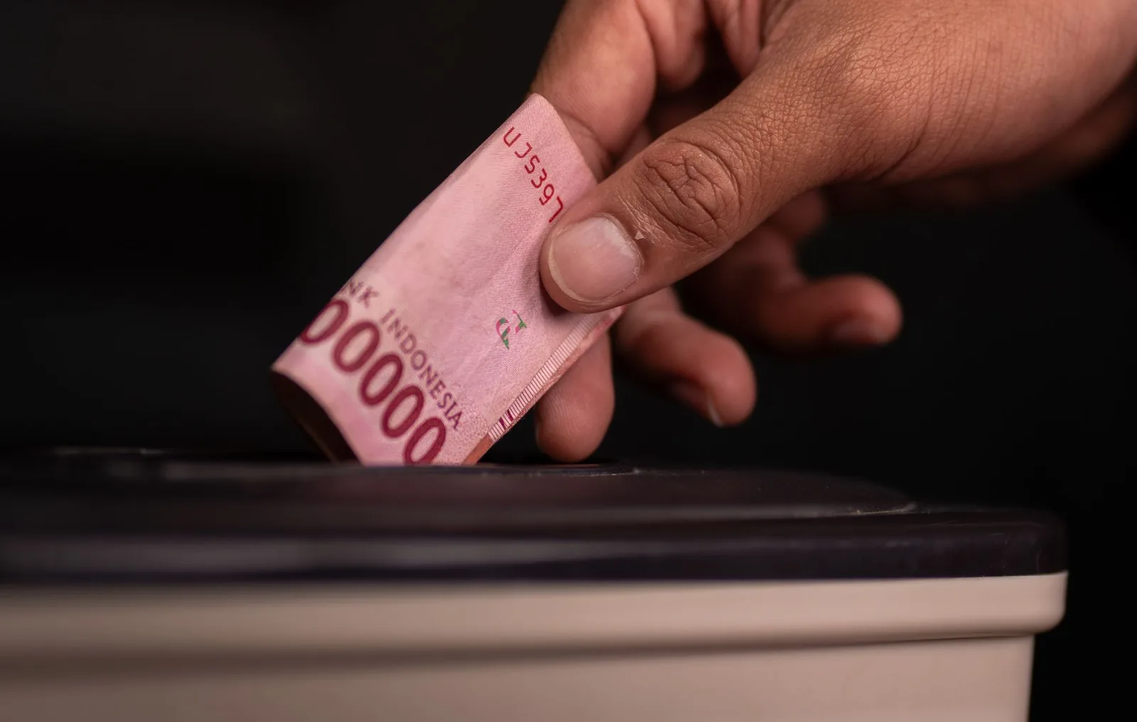 Billet de 100 000 IDR, la plus grosse coupure courante de la roupie indonésienne