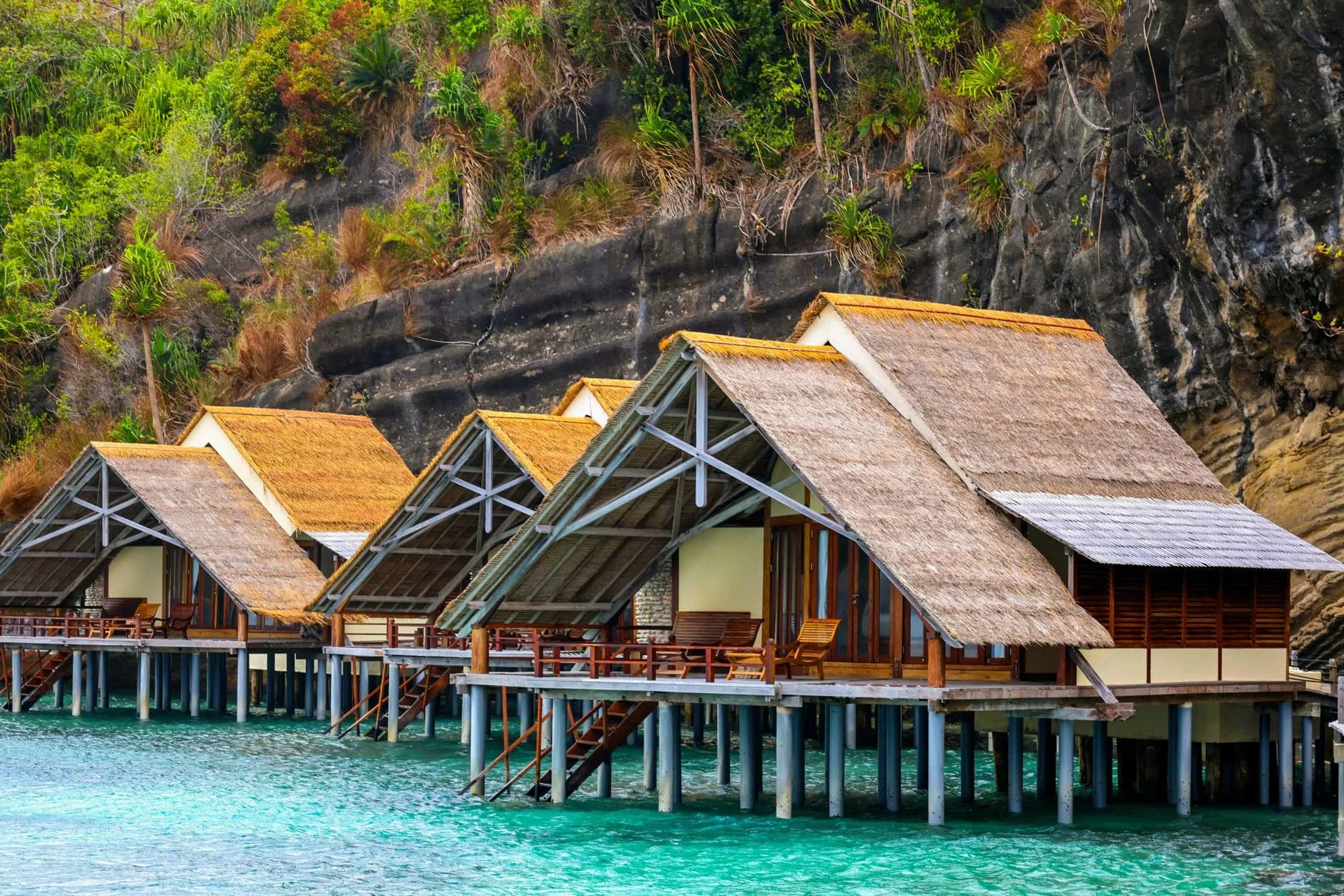 Bungalows sur pilotis à Raja Ampat, Papouasie occidentale