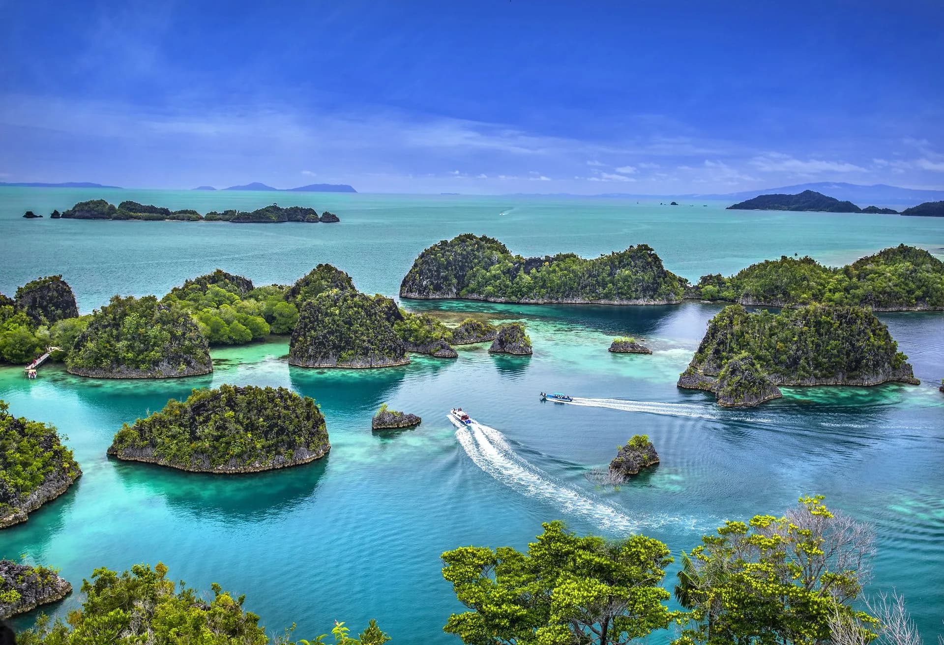 Vue aérienne des îlots de Raja Ampat