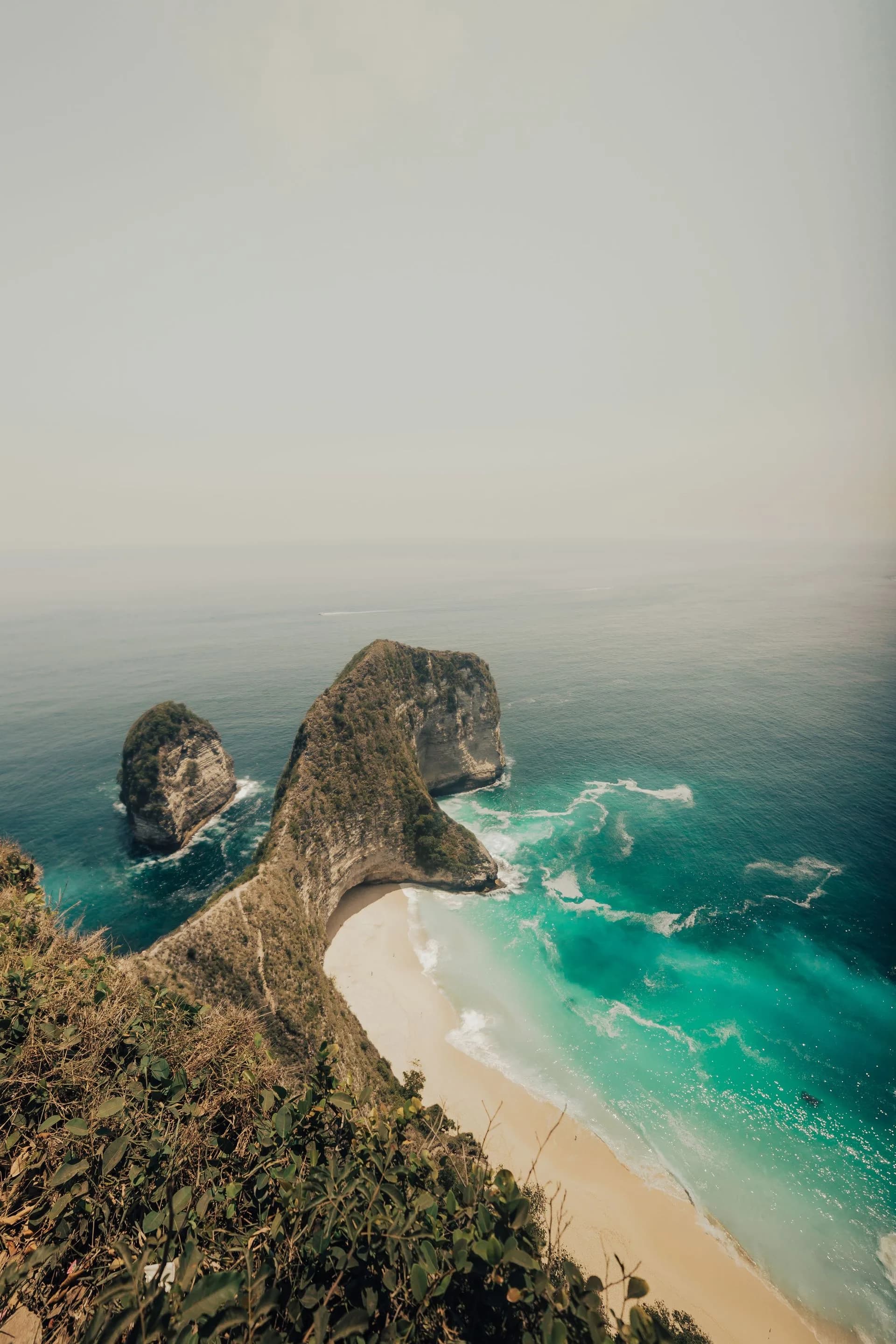Vue sur la crête de Kelingking Beach